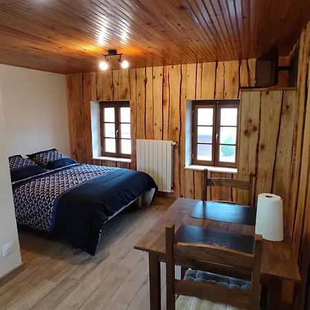Chaleureux Dans Les Monts Du Forez Nyaraló